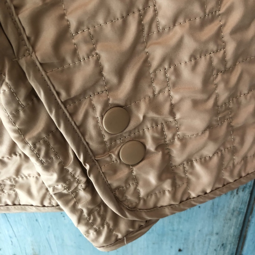 Chico’s jacket in tan fully lined in fun animal print fabric - Picture 5 of 13
